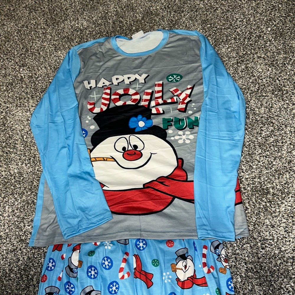NWOT Frosty Snowan PJ's